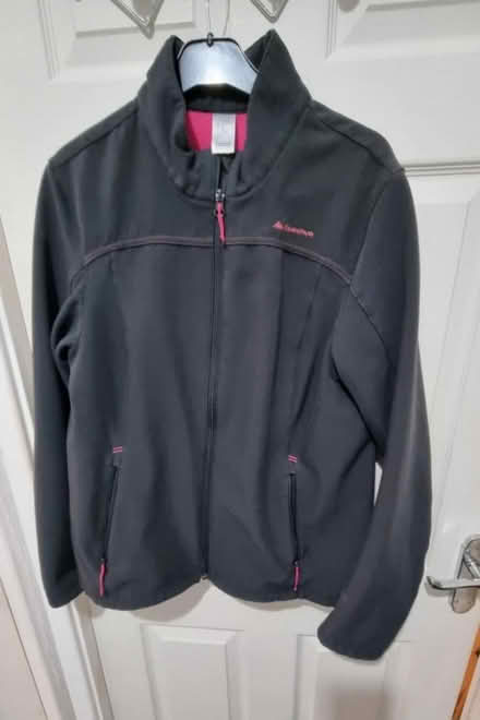 Photo of free Windbreaker Jacket (B37 6DN) #1