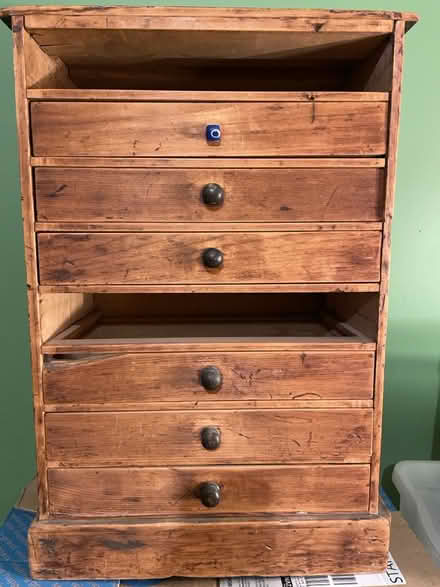 Photo of free Little wooden chest of drawers (CT11) #1