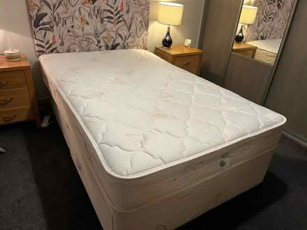 Photo of free 4 ft DIVAN SET WITH DRAWERS (Straiton EH20) #1