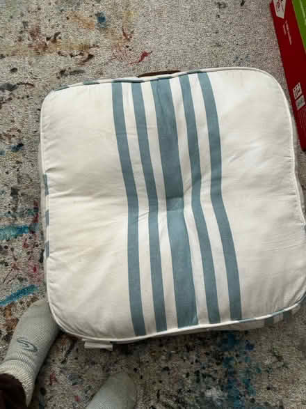 Photo of free Nearly new pet bed (Pineview) #1