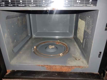 Photo of free Hotpoint MWH 2321 (Reading West RG1) #1