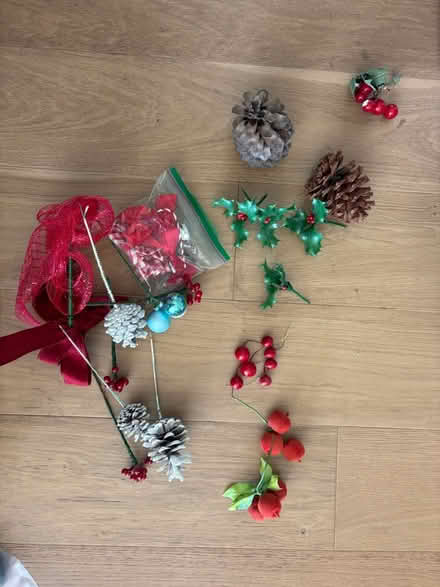 Photo of free Christmas arrangement pieces (94087) #1