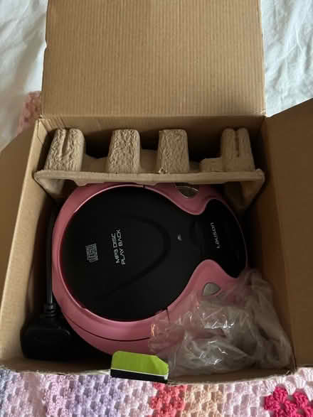 Photo of free Pink radio (Hulme M15) #2