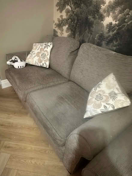 Photo of free 2x 2 seaters (Basildon SS14) #3