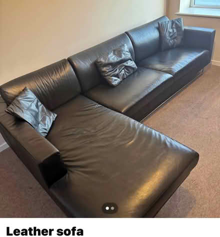 Photo of Leather sofa (Longsight M18) #2