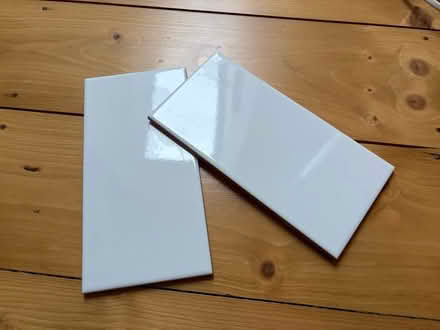 Photo of free 10x white metro tiles 10cm x 20cm (Highgate N6) #1