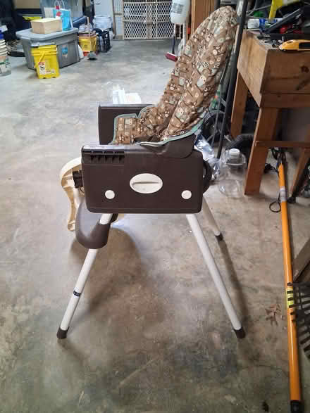 Photo of free Graco high chair (Ruckersville VA, Twin Lakes) #2