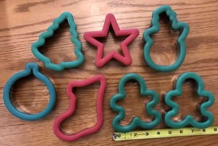 Photo of free large Christmas/winter theme cookie cutters [20886] #1