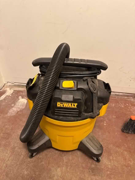 Photo of free Broken: DeWalt shopvac (Magnolia) #1