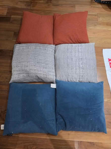 Photo of free Sofa Cushions (21 MHG SW20) #1