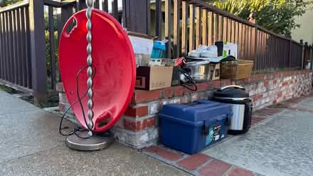 Photo of free Curb alert: kitchenware & more (Redwood City) #1