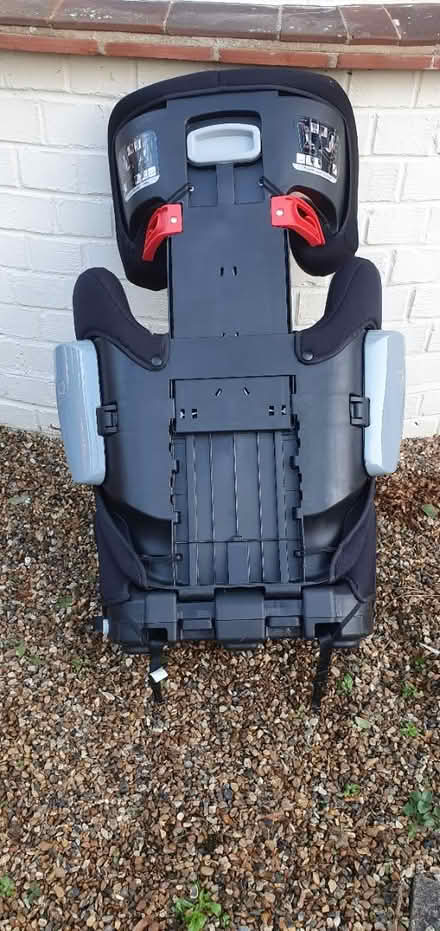 Photo of free Children's car seats (SL6 Furze Platt Maidenhead) #1