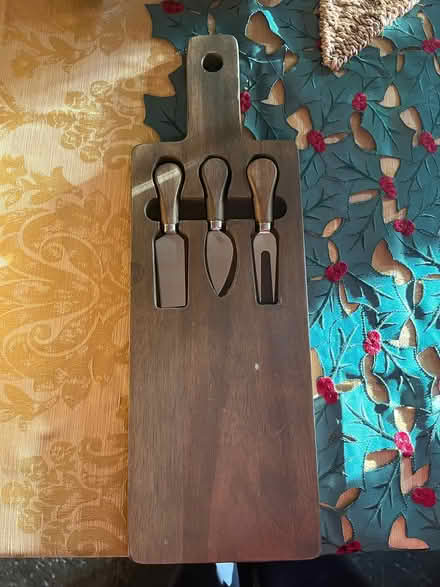 Photo of free Cheese board with magnetic cutters (TA18) #1