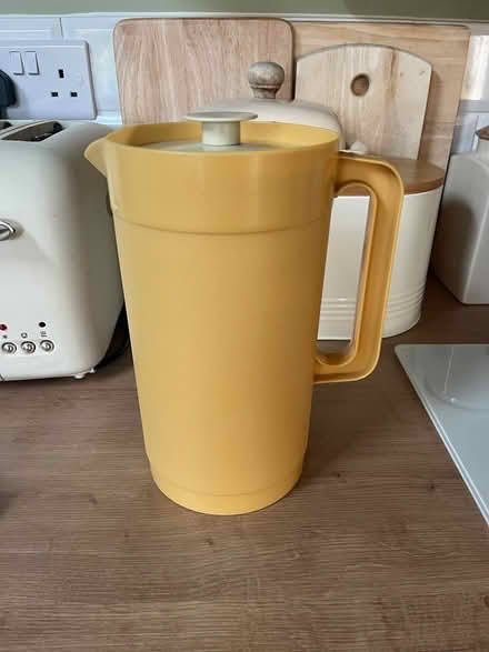Photo of free Tupperware style jug (TA18) #1