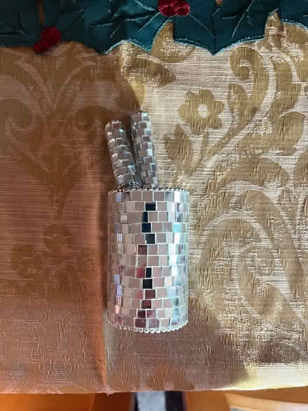 Photo of free Sparkly pen and pot set (TA18) #2