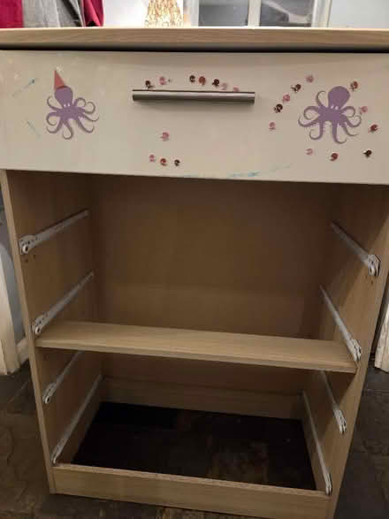 Photo of free 5 drawer set of drawers (South Ascot SL5) #1