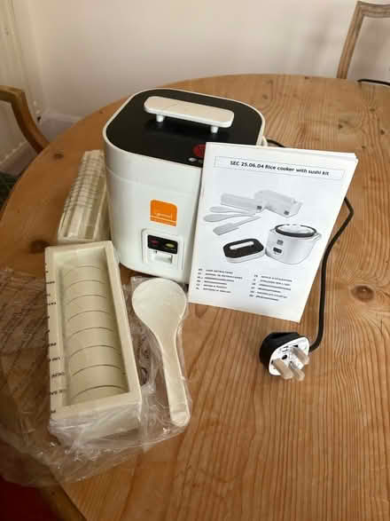 Photo of free Rice cooker with sushi kit (Bents Green S11) #1
