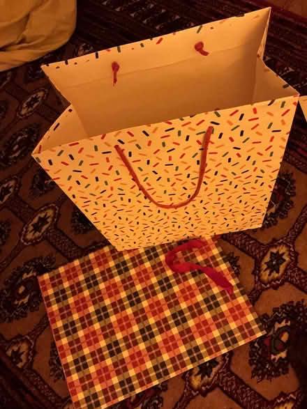 Photo of free gift bags (Whitehawk BN2) #1