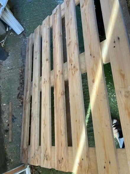 Photo of free Large pallet (Morden SM4) #3