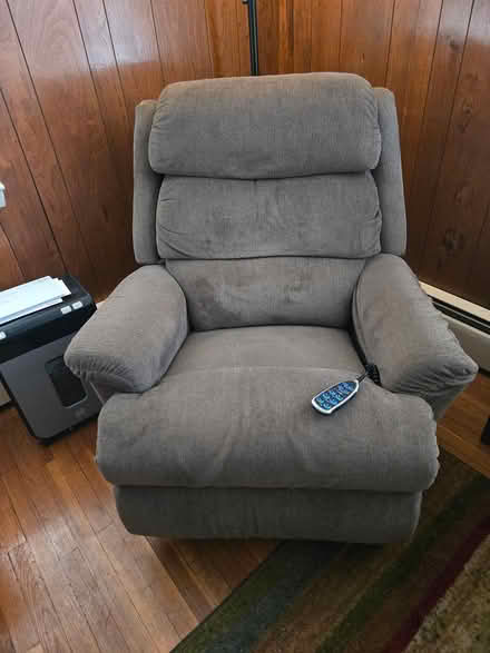 Photo of free Lazy boy powered recliner (Burriville) #1