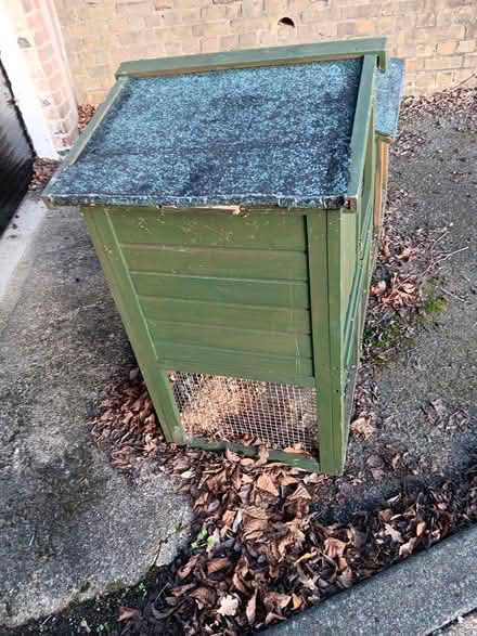 Photo of free Rabbit hutch (Chipping Ongar CM5) #3