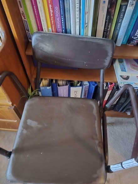 Photo of free Comode (Hp2 4ef) #1