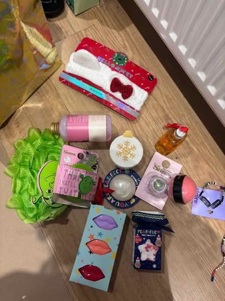 Photo of free Selection of unwanted toiletry bits (Southdown) #1