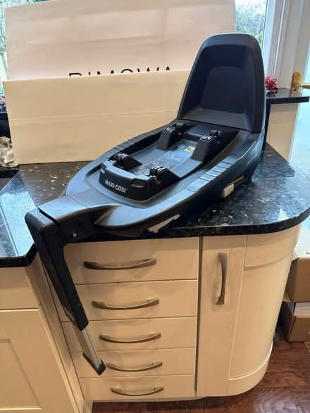Photo of free Car seat base (Oakwood LS8) #2