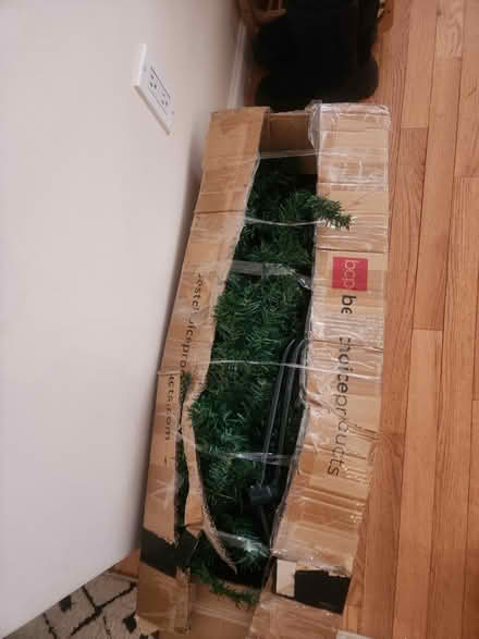 Photo of free synthetic christmas tree (Dyker Heights) #1