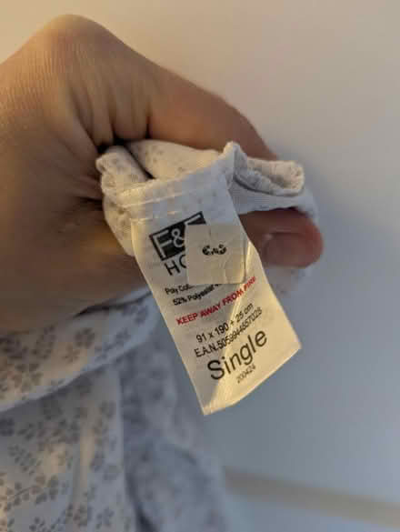 Photo of free 2 Clean Single bed sheets (AL1 Fleetville) #2