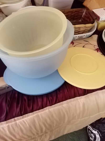 Photo of free Large mixing bowls with lids (Tonbridge TN9) #1