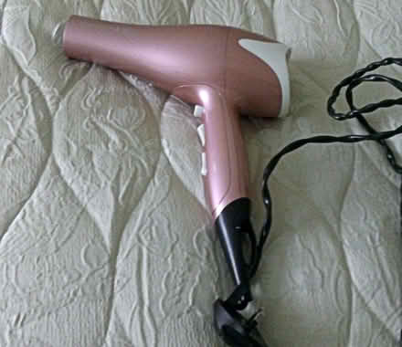Photo of free hair dryer - remington (Hoohill FY3) #1