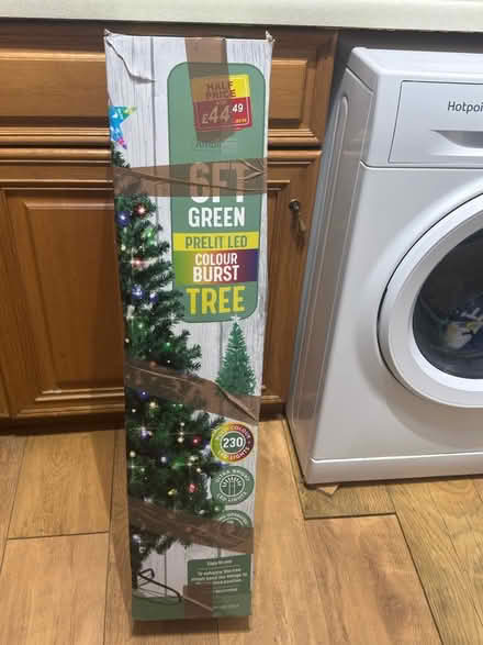 Photo of free Christmas tree (ME5) #1