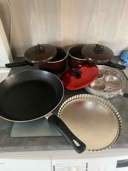 Photo of free Various pans (Cranham Gate GL3) #1