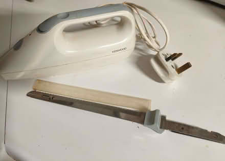 Photo of free Electric carving knife. (Bretlands KT16) #2