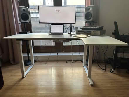 Photo of free Standing desk (Shoreditch E2) #1