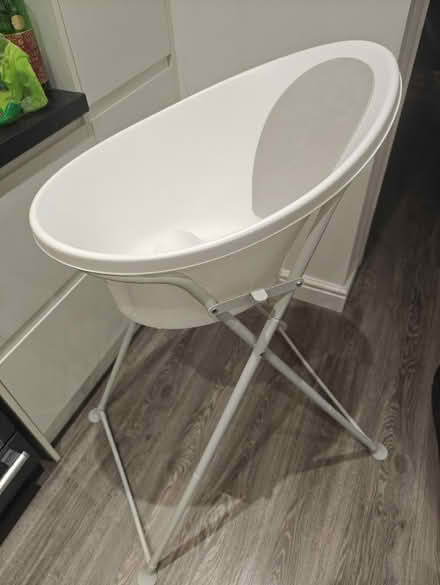 Photo of free Axhnuggle baby bath and stand (Hill Head PO14) #2
