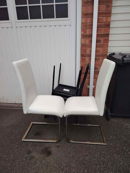 Photo of free White chairs (Stratford-upon-Avon CV37) #1