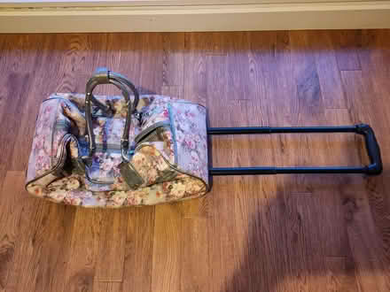 Photo of free Small Ladies Travel Holdall Bag c/w Wheels (AB15) #2