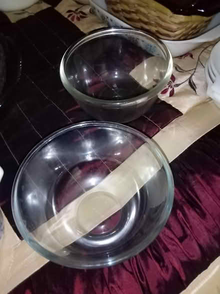Photo of free Pyrex bowls 2 sizes (Tonbridge TN9) #1