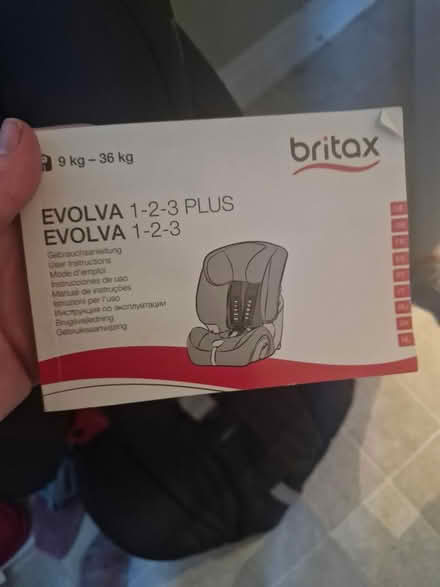 Photo of free Children's carseat (9kg to 36kg) (Mitcham) #2