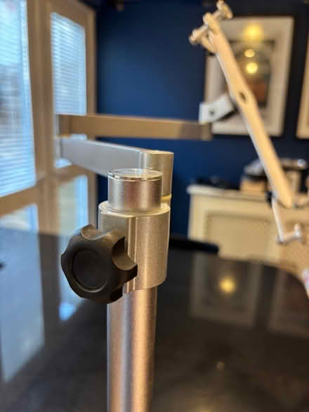 Photo of free iPad holder x2 (Welling DA7) #4