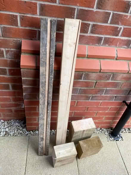 Photo of free One Wooden Pallet & some wood off cuts (Morton LN6) #2