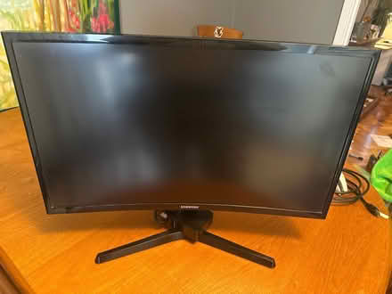 Photo of free 24inch Samsung monitor (curved) (Maiden Erlegh Nature Reserve RG6) #1