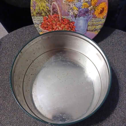 Photo of free Metal cookie tin (empty) (Travis Heights) #2