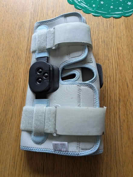 Photo of free adjustable knee brace (SL00RX) #1