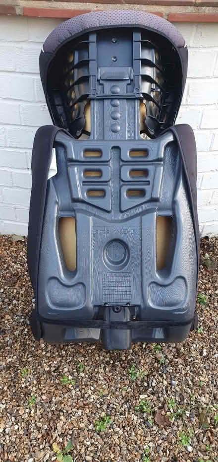 Photo of free Children's car seats (SL6 Furze Platt Maidenhead) #4