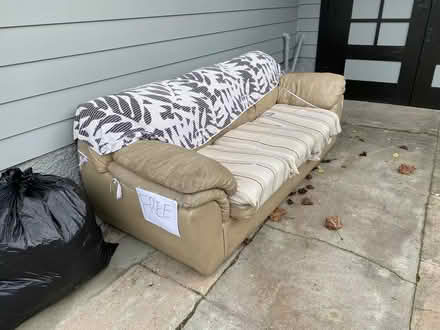 Photo of free couch/sofa (alameda) #1