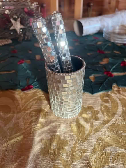 Photo of free Sparkly pen and pot set (TA18) #1