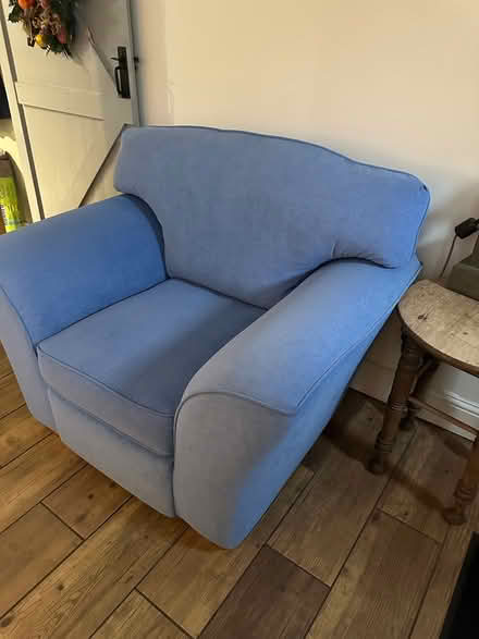 Photo of free Lovely comfy armchair (Hook RG29) #3